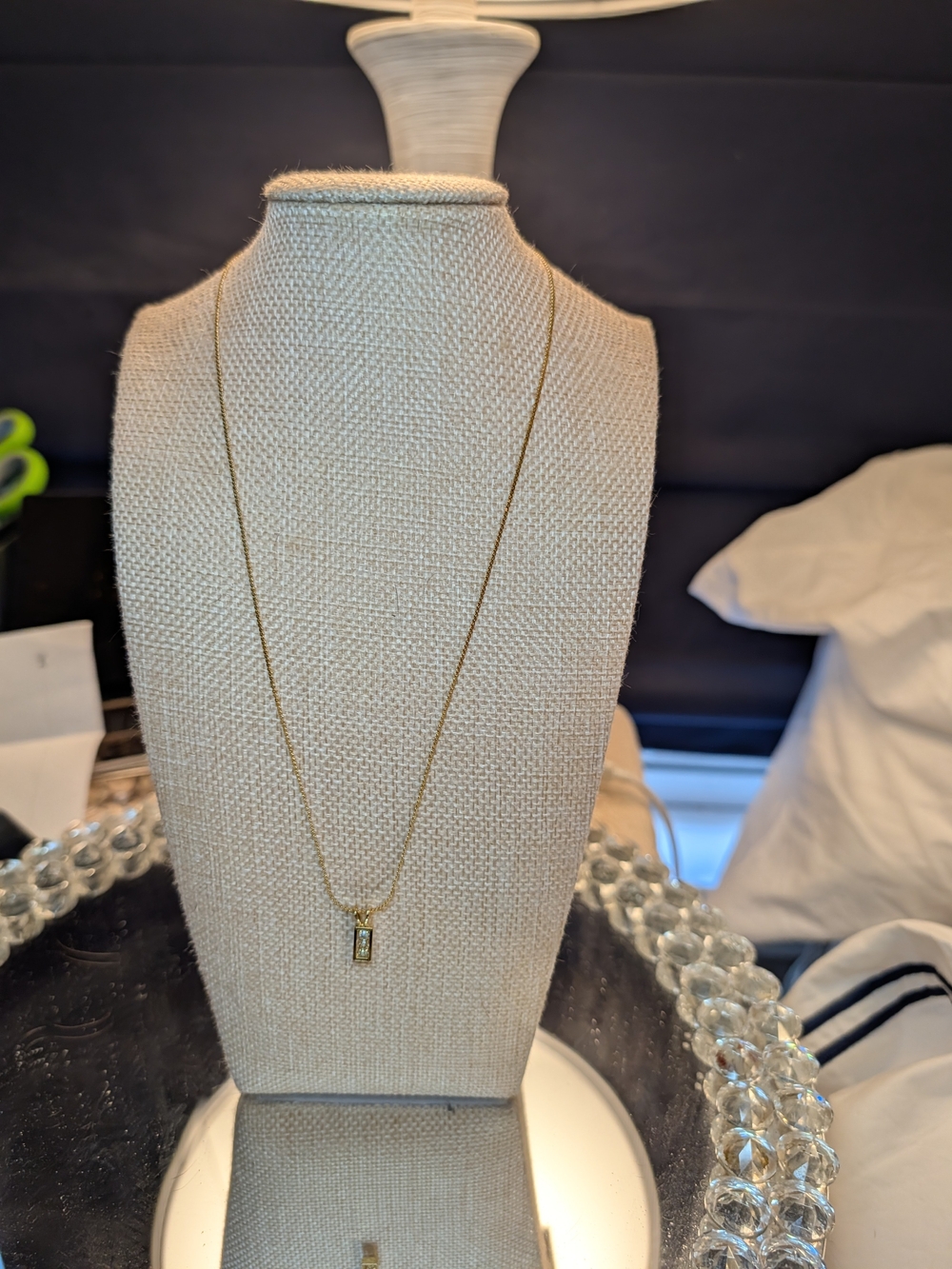 Minimal Gold Pendant Necklace NWOT